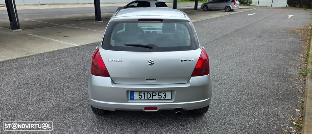 Suzuki Swift 1.3 DDiS GLX - 4