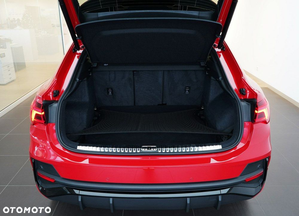 Audi Q3 Sportback - 15