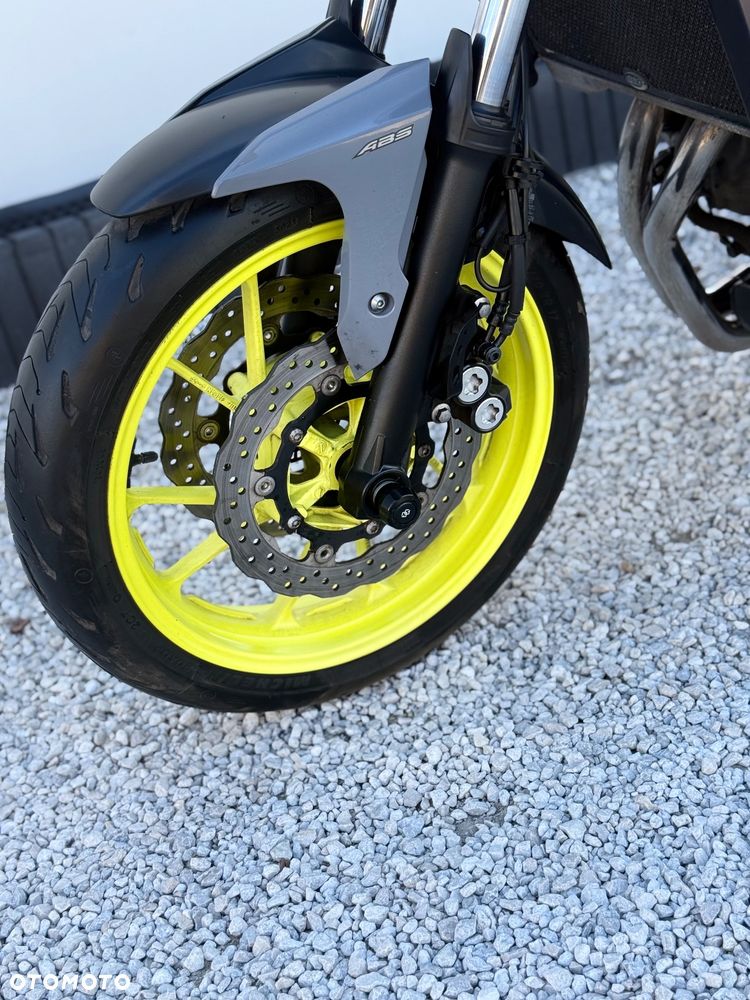 Yamaha MT - 5