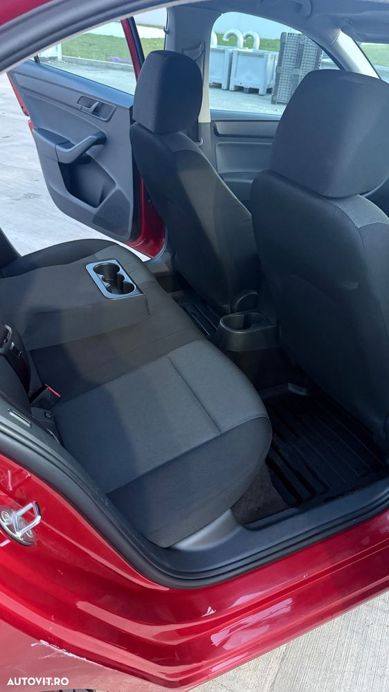 Skoda RAPID 1.6 TDI Active - 38