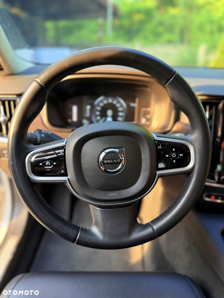Volvo V90 D4 AWD Momentum - 19