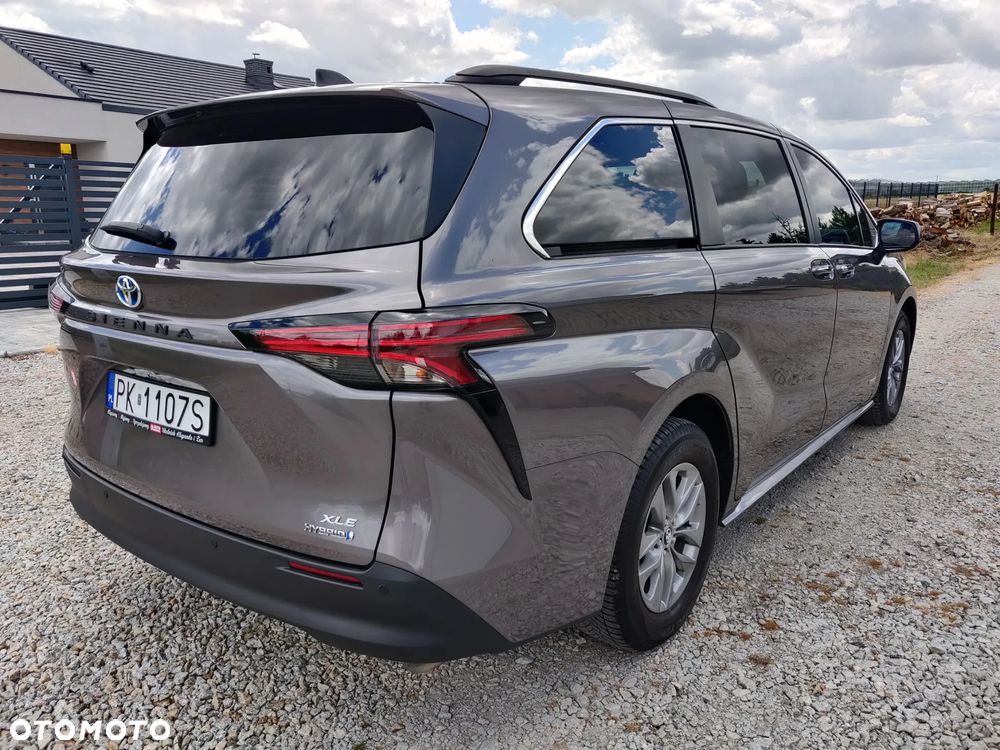 Toyota Sienna - 5