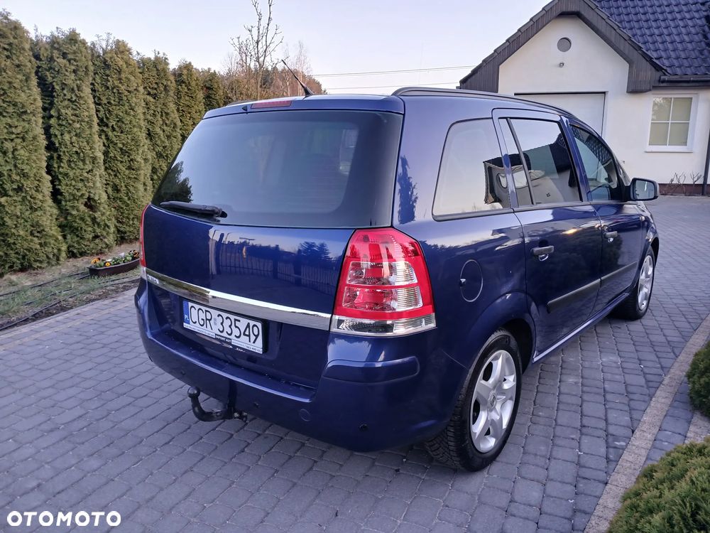 Opel Zafira - 10
