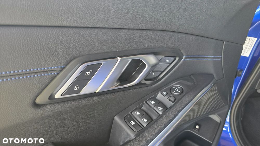 BMW Seria 3 330e xDrive M Sport sport - 30