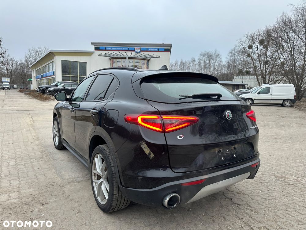 Alfa Romeo Stelvio - 6