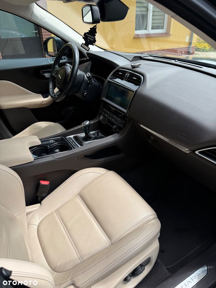 Jaguar F-Pace 2.0 i4D RWD R-Sport - 10
