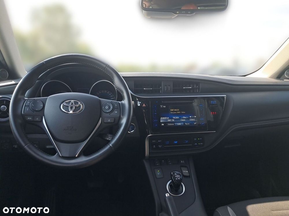 Toyota Auris - 12