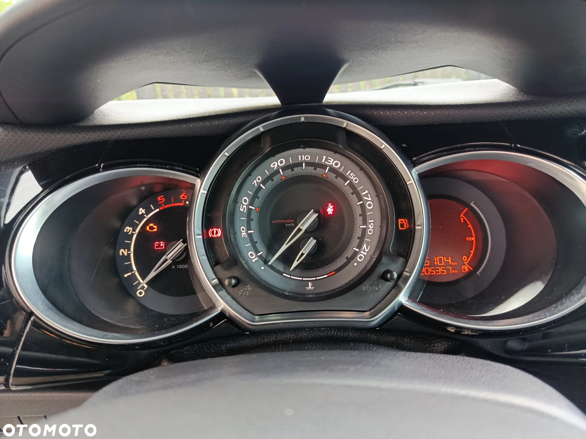 Citroën DS3 HDi 90 FAP SoChic - 6
