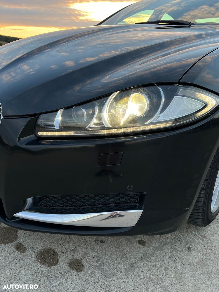 Jaguar XF 2.2D - 10