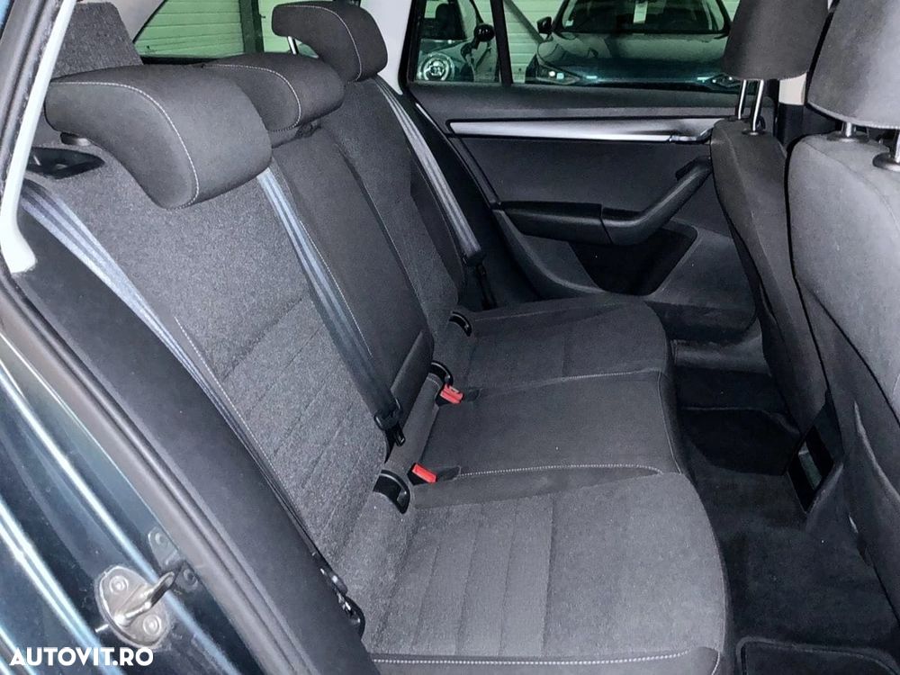 Skoda Octavia 1.6 TDI DSG Ambition - 13