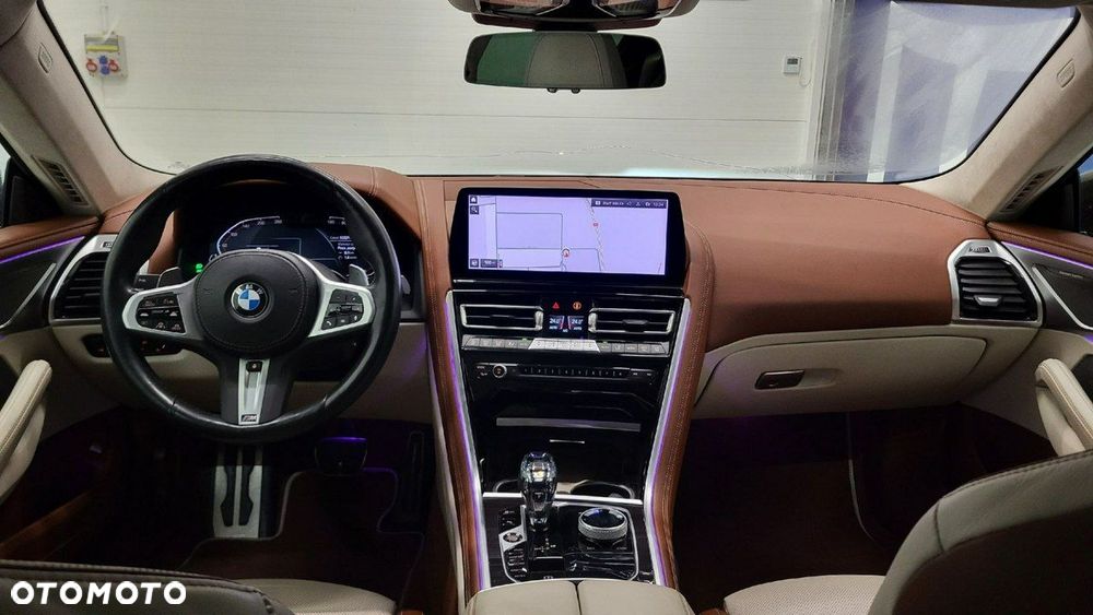 BMW Seria 8 840d xDrive mHEV - 17