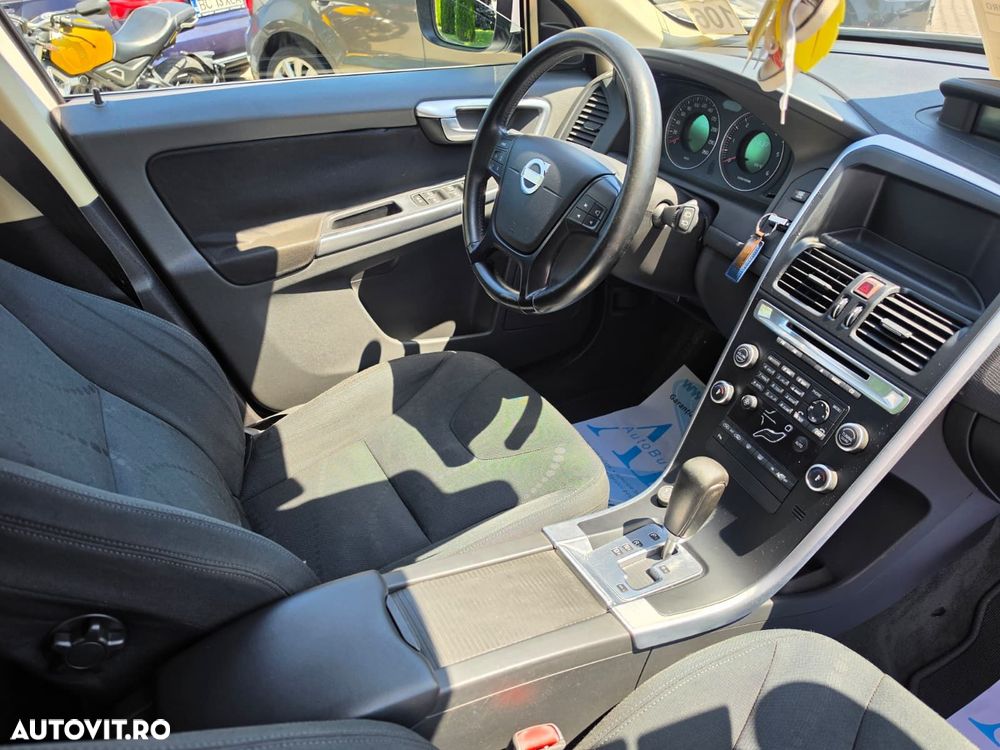 Volvo XC 60 D4 AWD Kinetic - 11