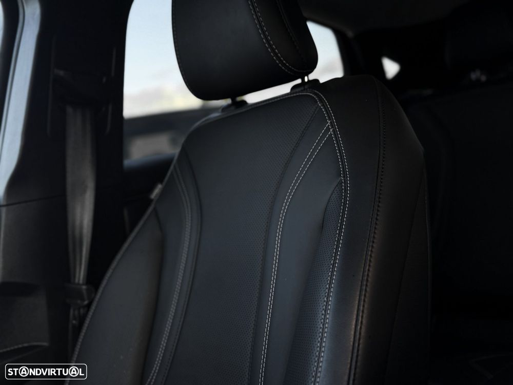 Ford Mustang Mach-E 75.7 kWh Base - 12