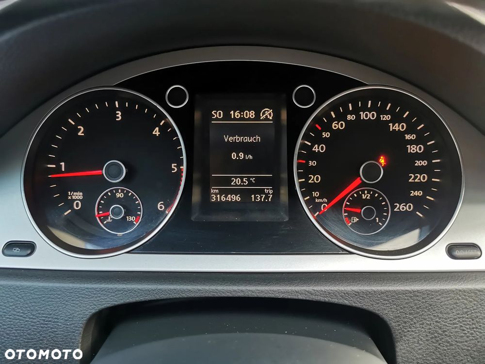 Volkswagen Passat 2.0 TDI Highline - 18