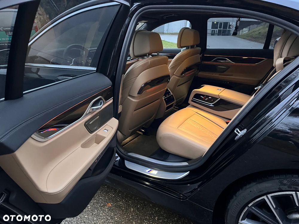 BMW Seria 7 740d xDrive - 27