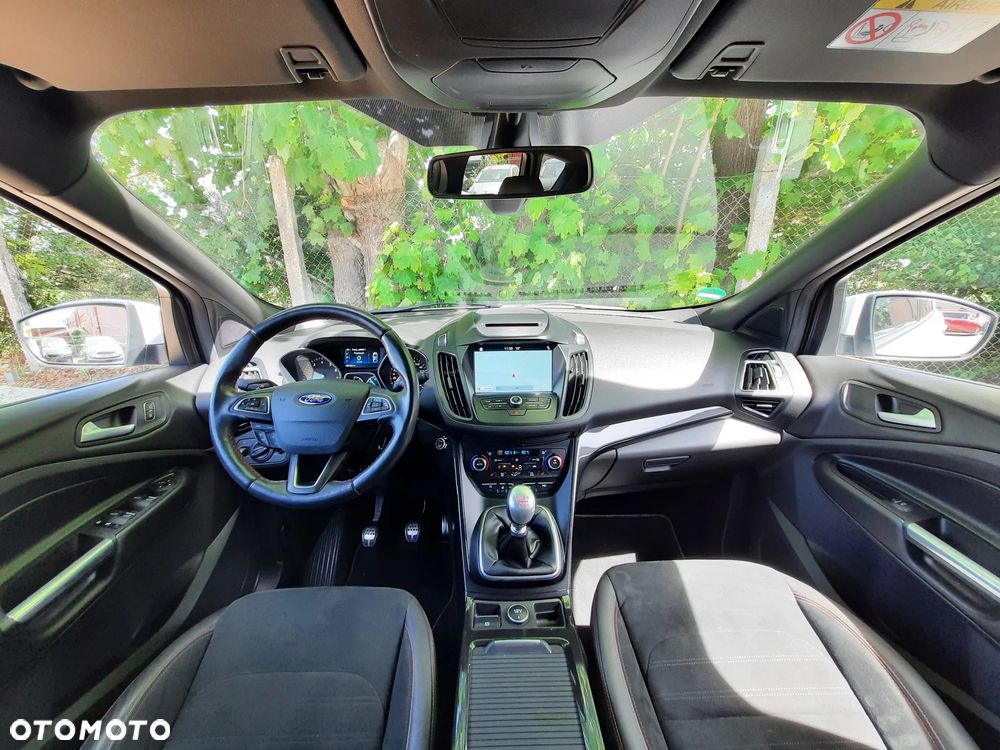 Ford Kuga 1.5 EcoBoost 2x4 ST-Line - 5