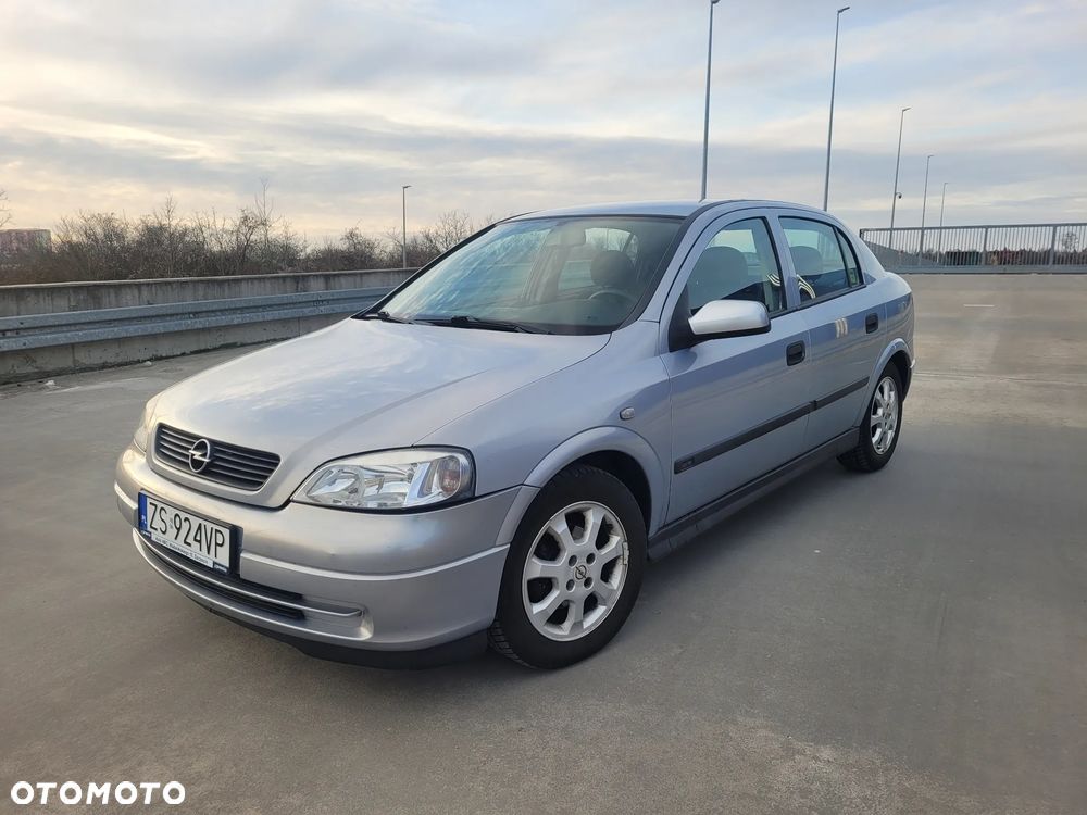 Opel Astra - 2
