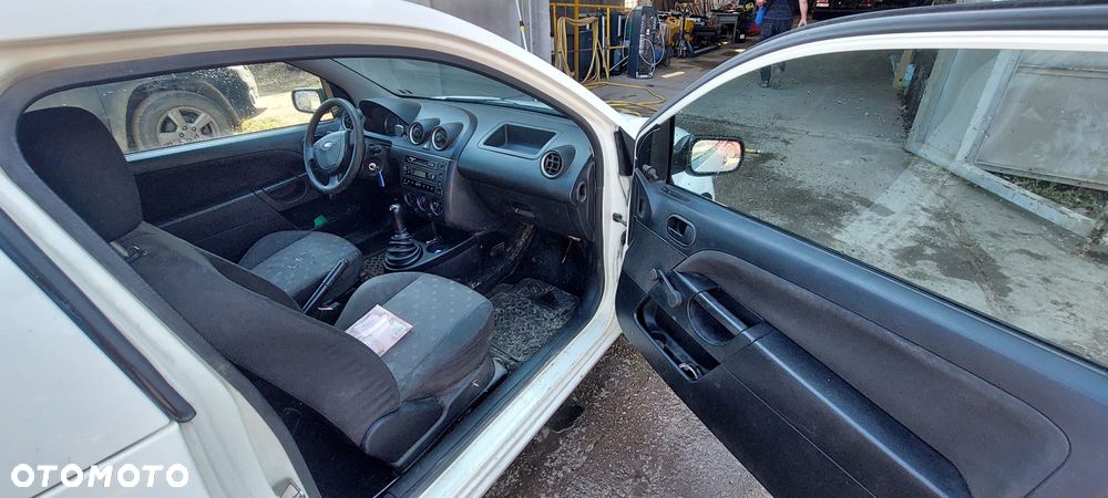 Ford Fiesta 1.4 TDCI - 7