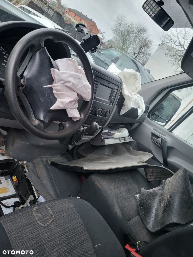 Mercedes-Benz Sprinter - 9