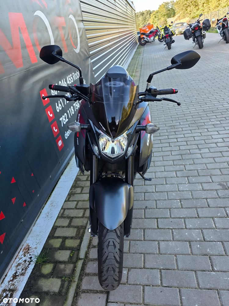 Suzuki GSX - 17