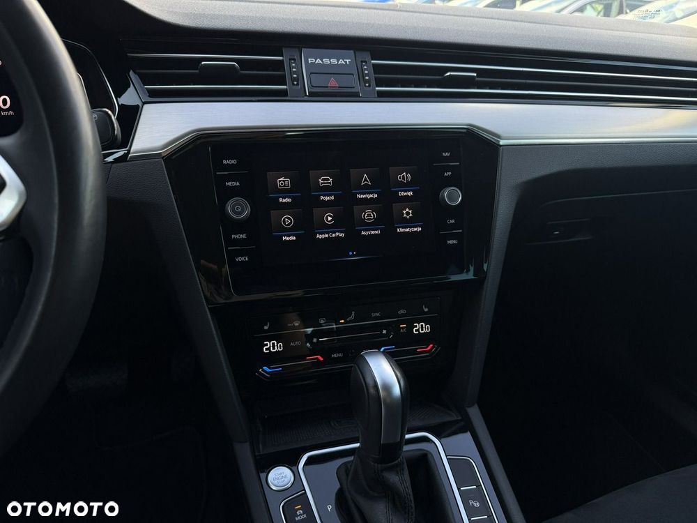 Volkswagen Passat 2.0 TSI Elegance DSG - 22