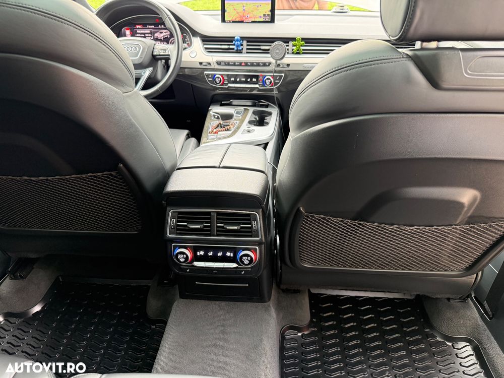 Audi Q7 - 11