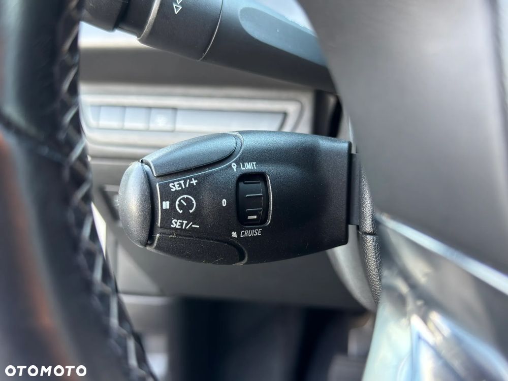 Peugeot 208 - 13