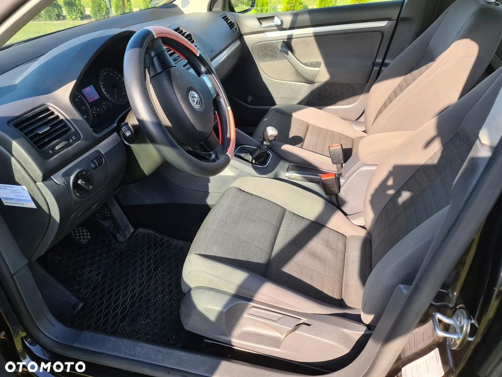 Volkswagen Golf - 18