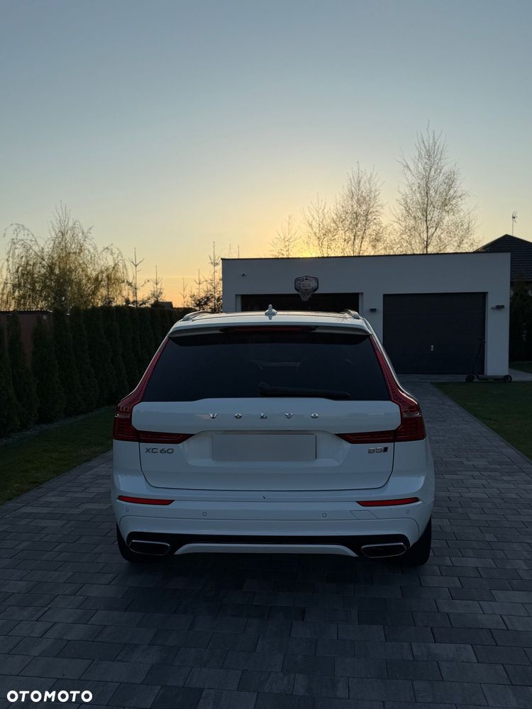 Volvo XC 60 B5 D AWD R-Design - 8