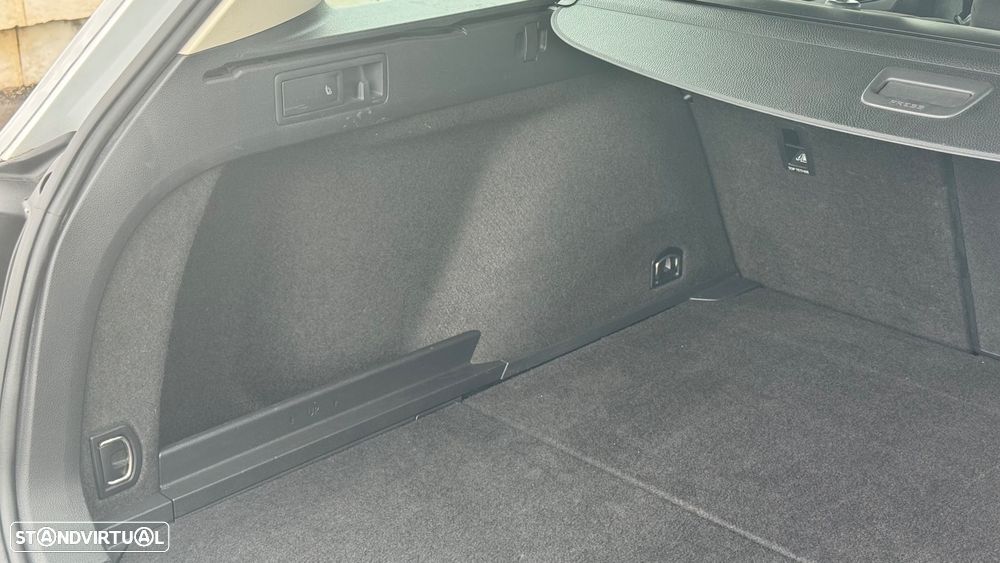 VW Passat Variant 1.6 TDI BlueMotion - 22