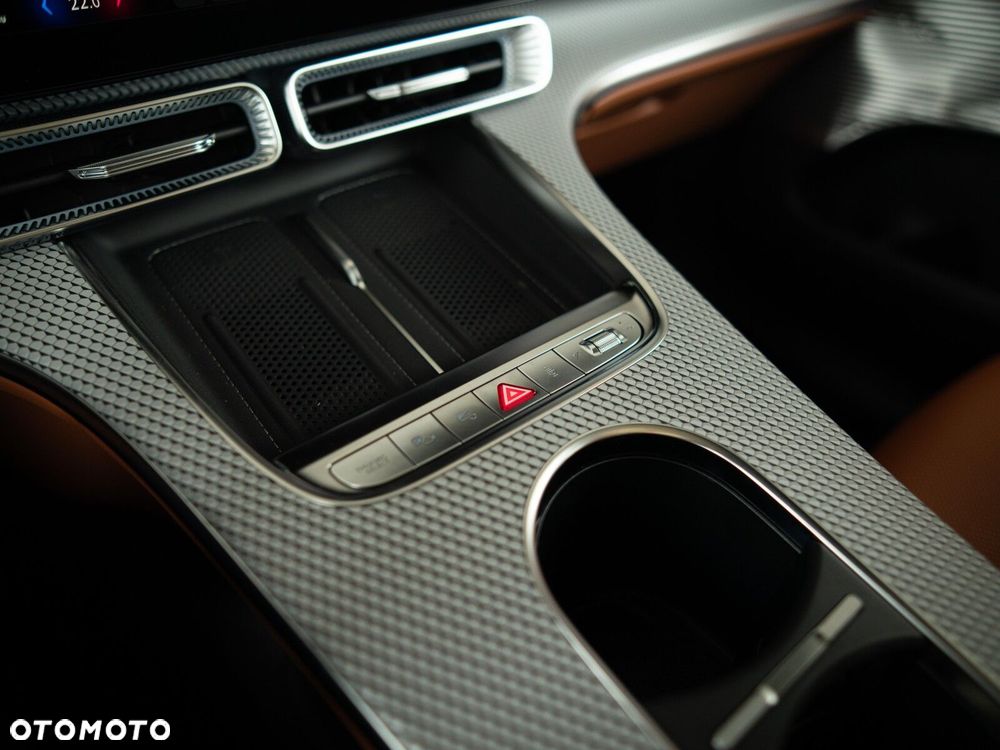 Mercedes-Benz GLC - 31