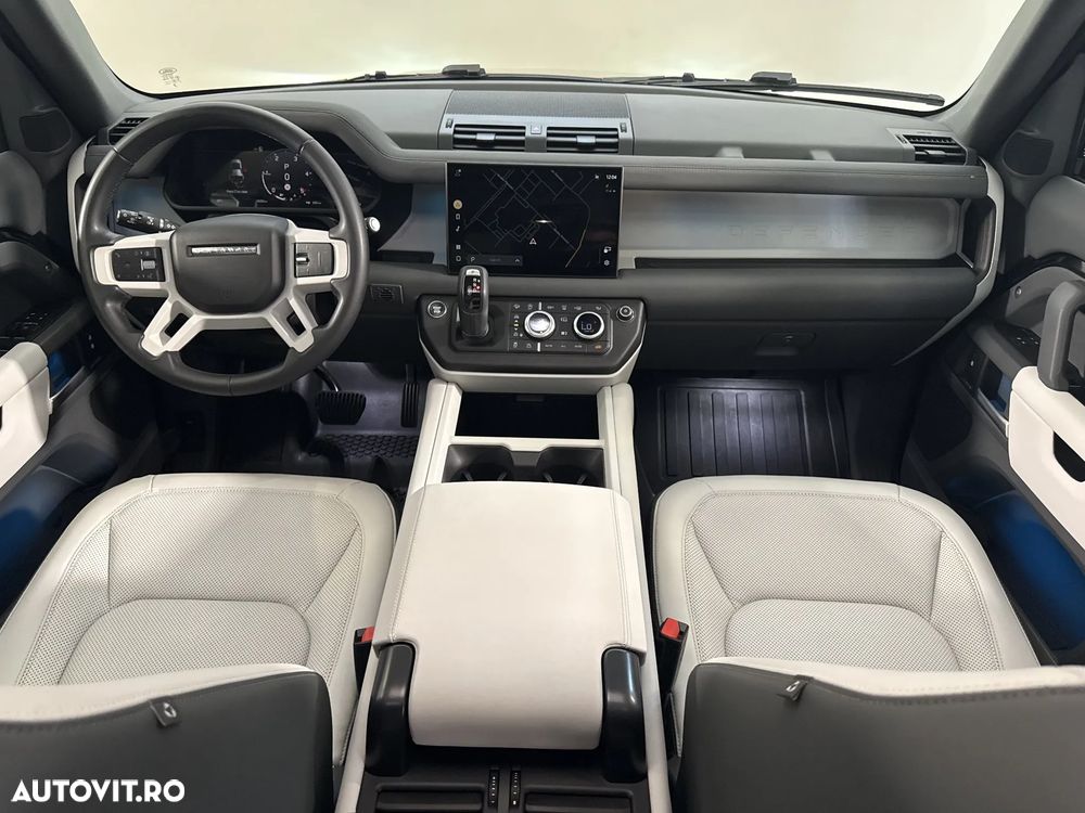 Land Rover Defender - 10