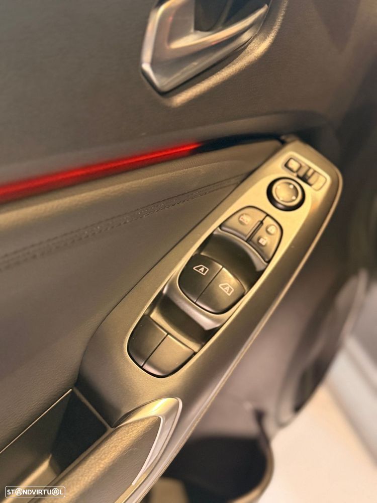 Nissan Juke 1.0 DIG-T Acenta DCT - 33