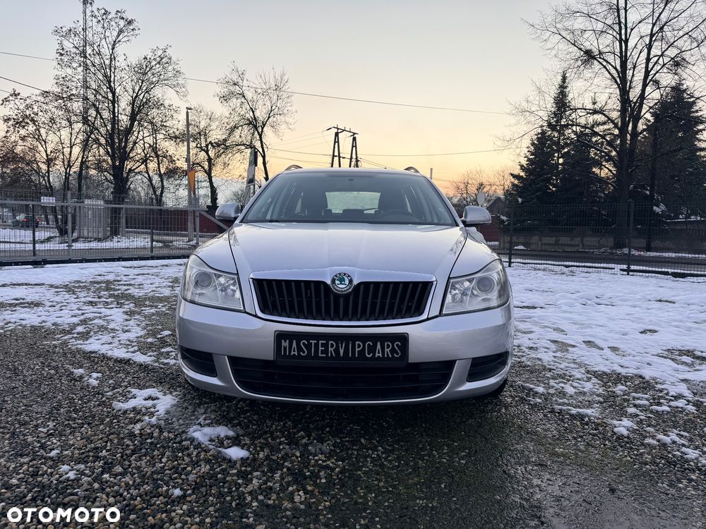 Skoda Octavia 1.6 TDI DPF Ambiente - 2