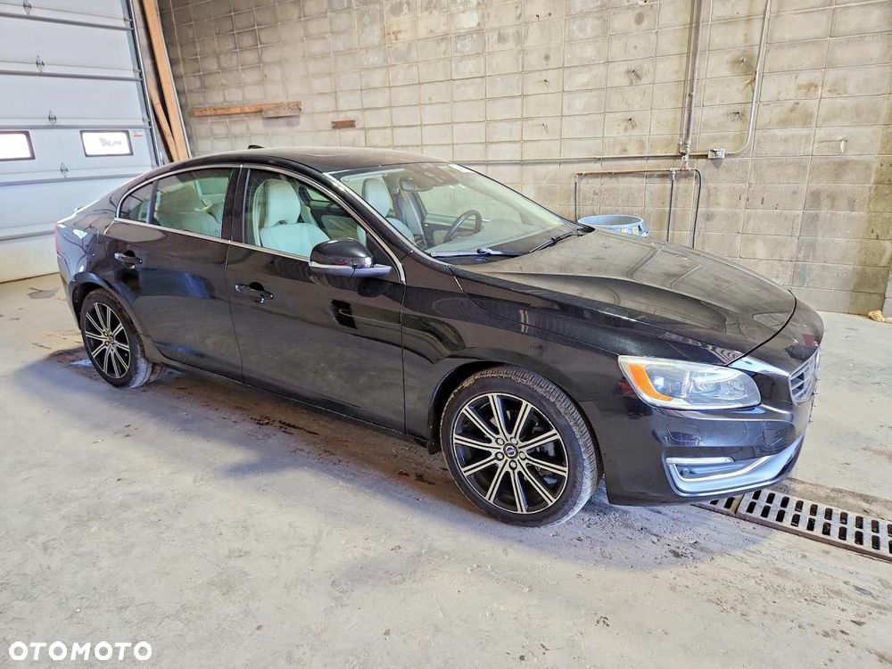 Volvo S60 - 1