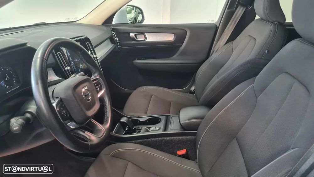 Volvo XC 40 1.5 T3 Momentum Geartronic - 17