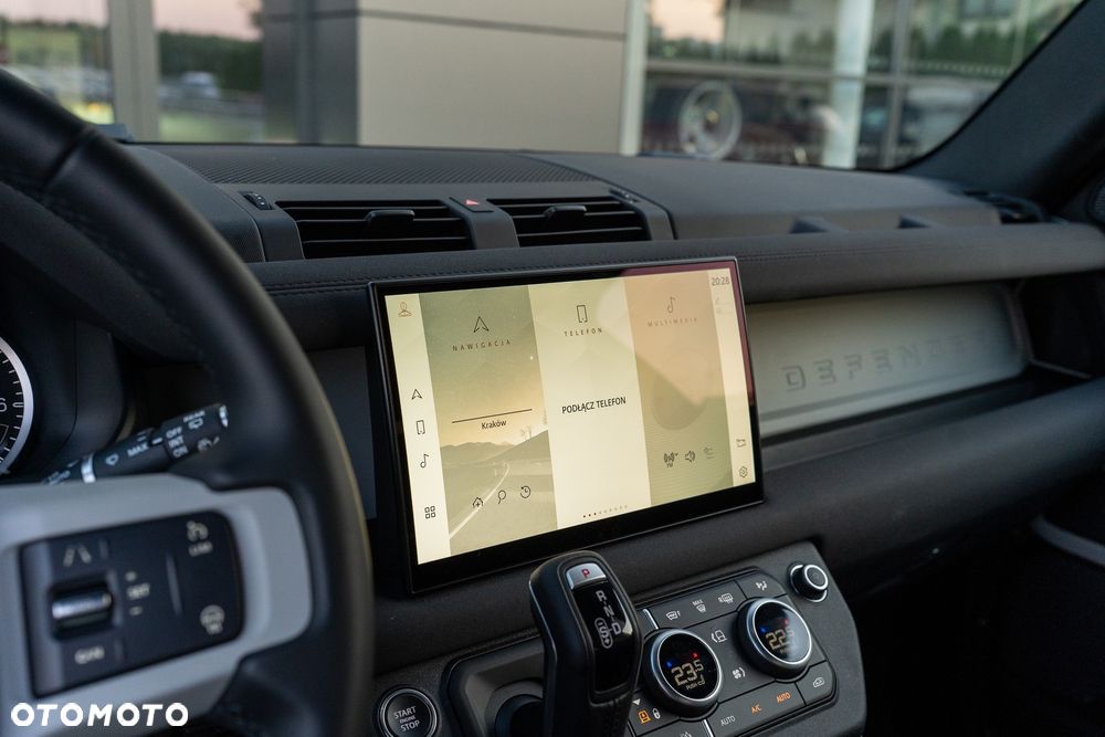 Land Rover Defender - 11