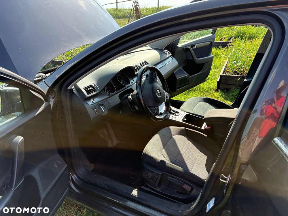 Volkswagen Passat 2.0 TDI Comfortline DSG - 16