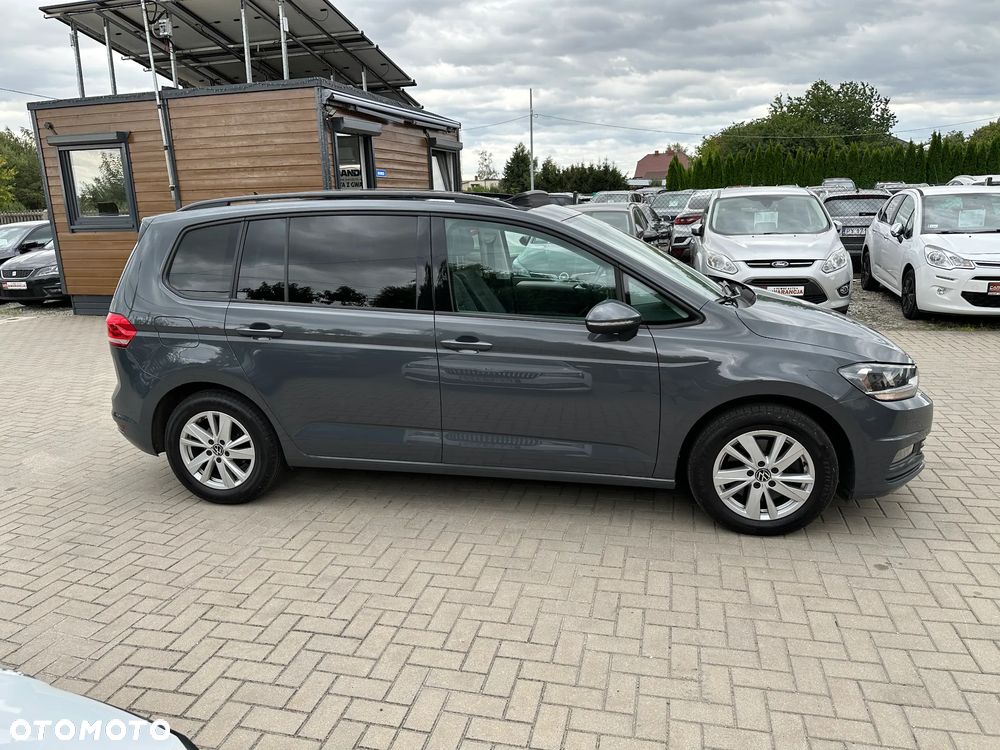 Volkswagen Touran - 37