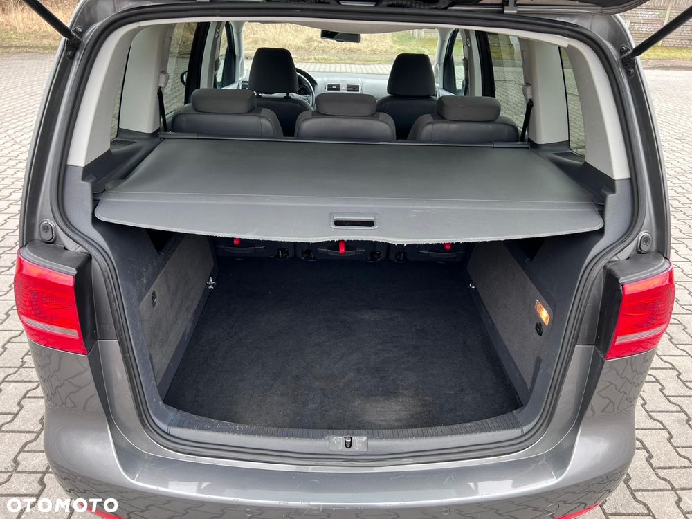 Volkswagen Touran 1.2 TSI STYLE - 26