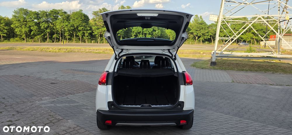 Peugeot 2008 1.2 VTi Allure - 32