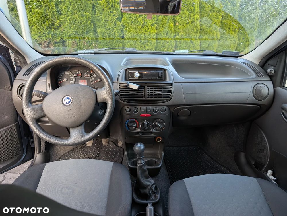 Fiat Punto 1.2 8V Active - 11