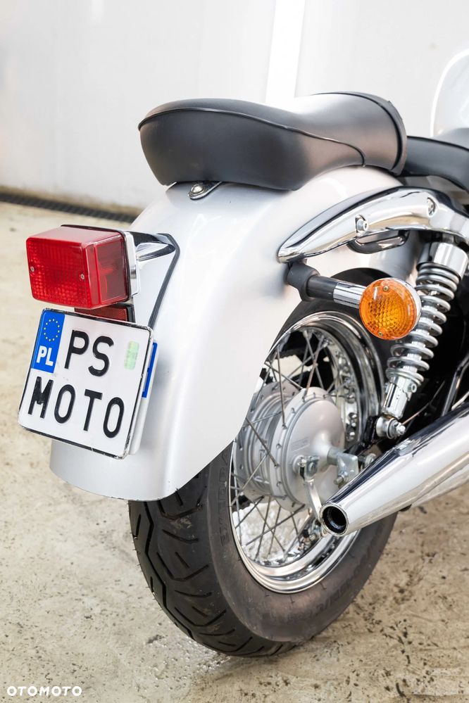 Suzuki Intruder - 17