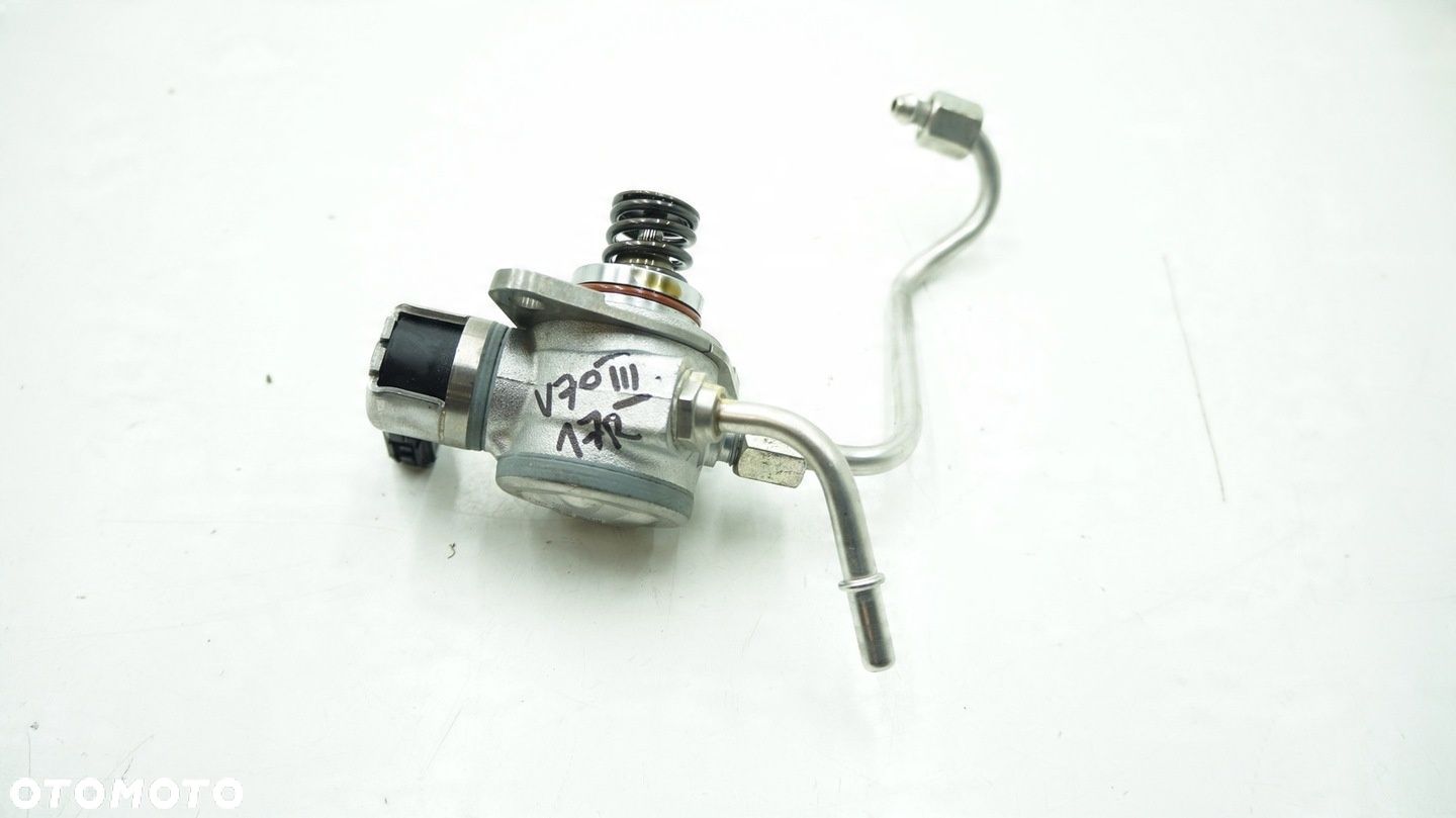 VOLVO V70 III T5 POMPA PALIWA 31437903 - 1