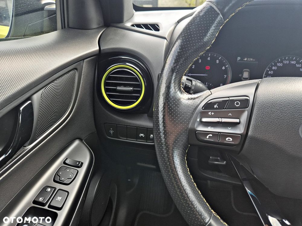 Hyundai Kona 1.6 T-GDI DCT 4WD Premium - 12
