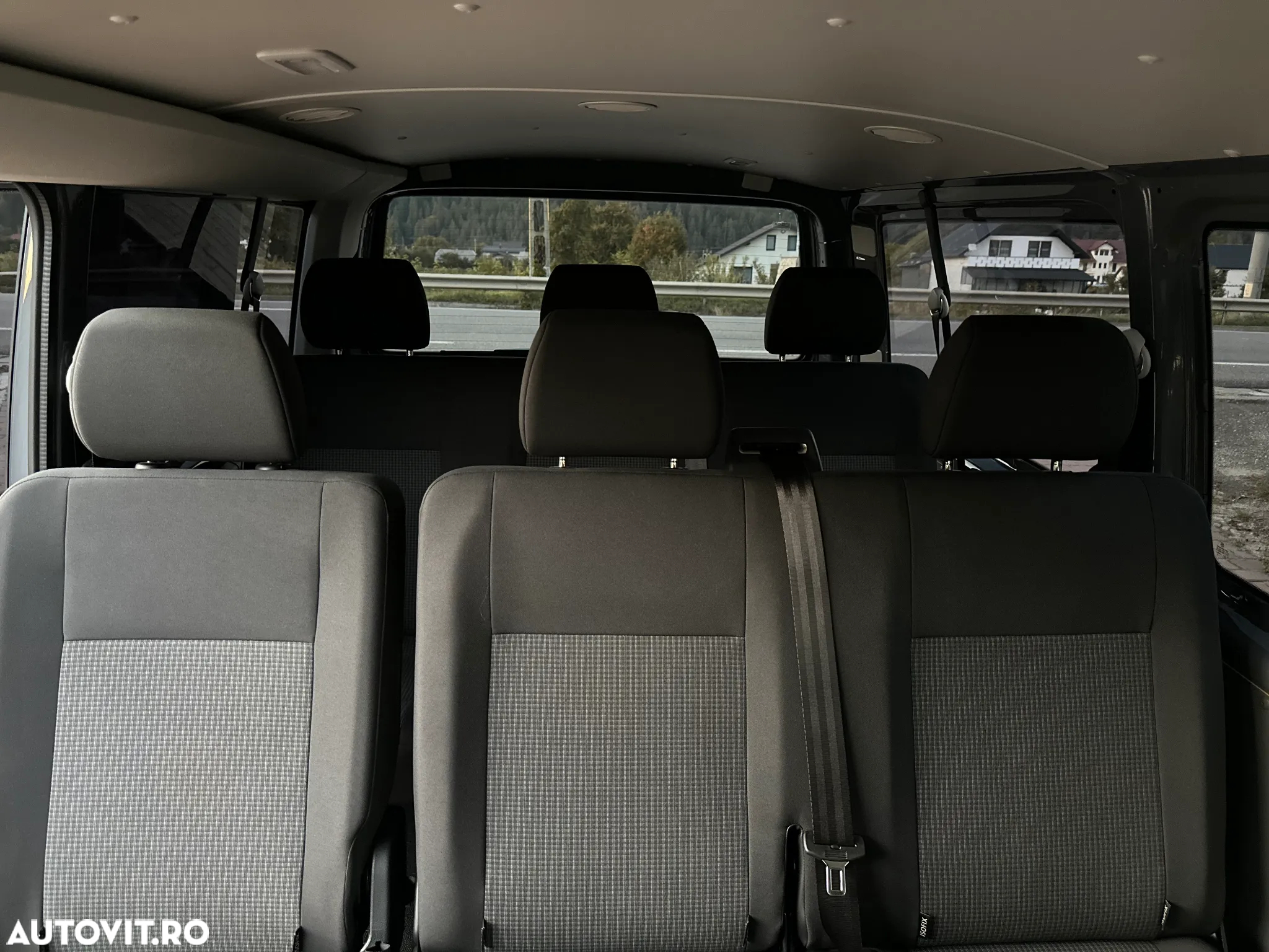 Volkswagen Caravelle - 32