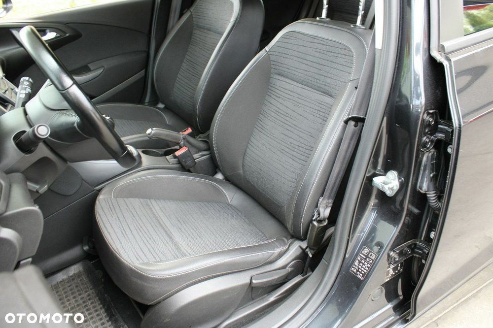 Opel Astra 1.4 Turbo Cosmo - 11