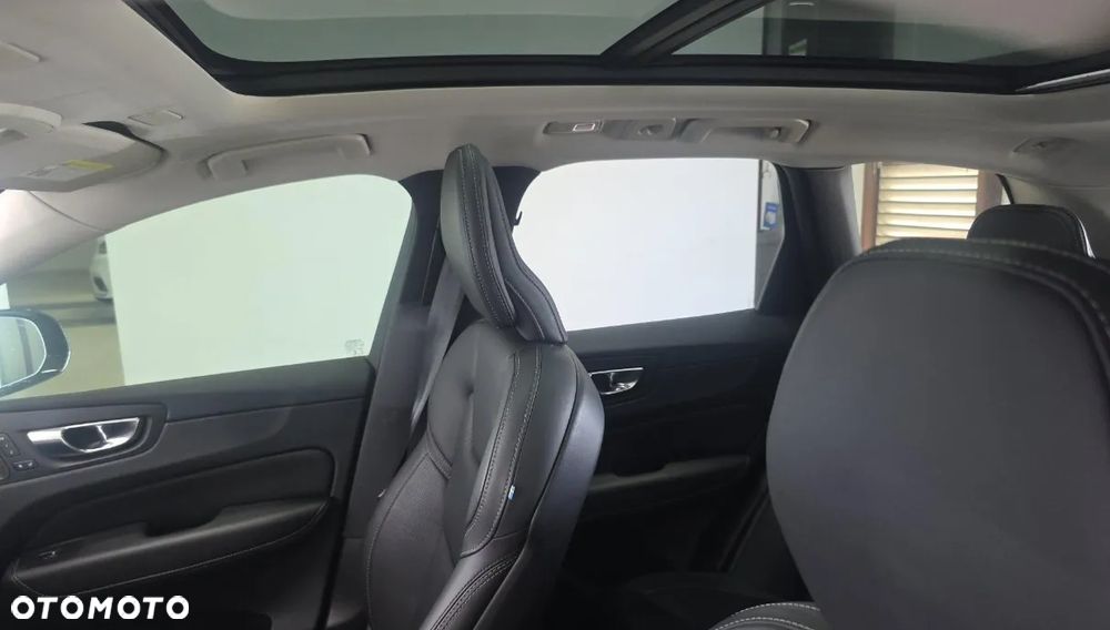 Volvo XC 60 B5 B AWD Ultimate Dark - 12
