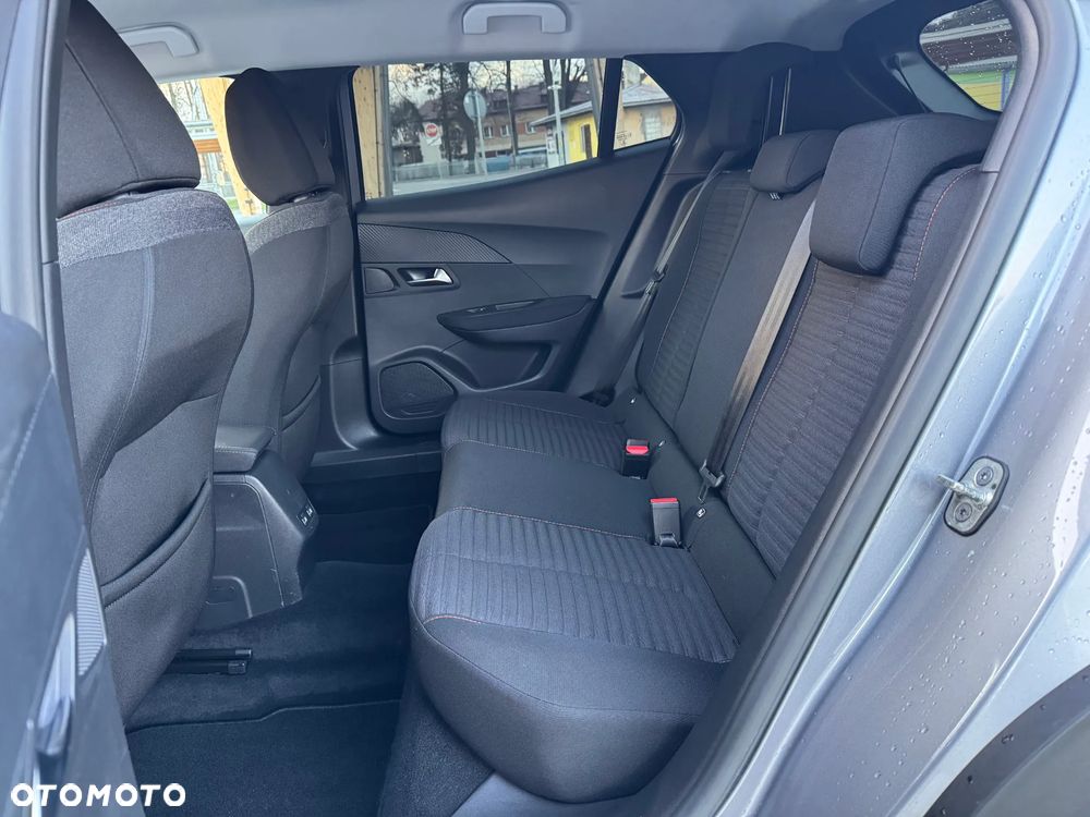 Peugeot 2008 PureTech 130 EAT8 Active - 10