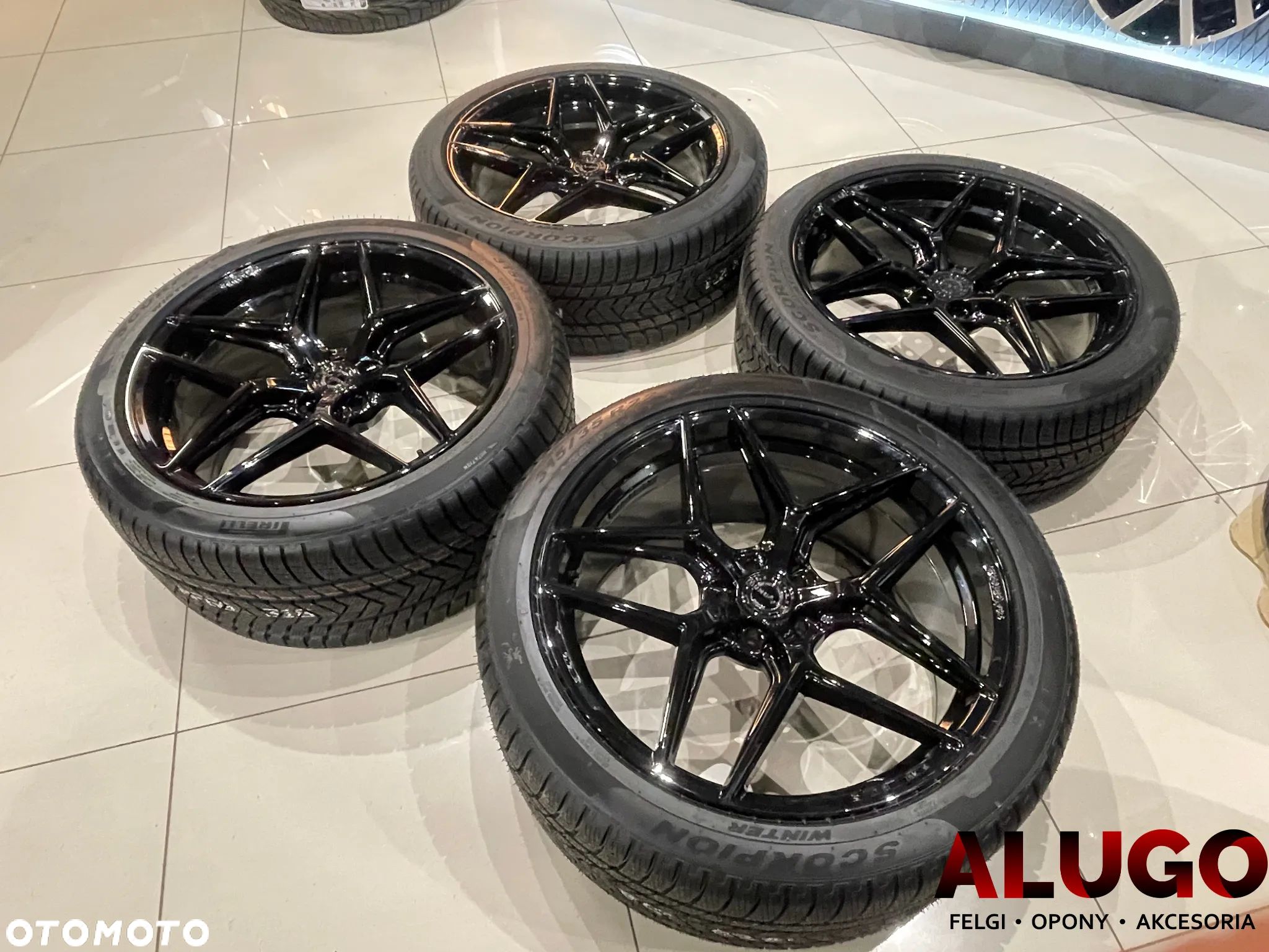 Kompletne Koła 22 Blank CVR2 Chrysler 300C Jaguar F-Pace Range Rover Velar  Volvo XC60 XC90 EX90 - 1